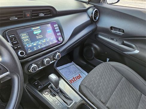 Used 2023 Nissan Kicks SV image 18