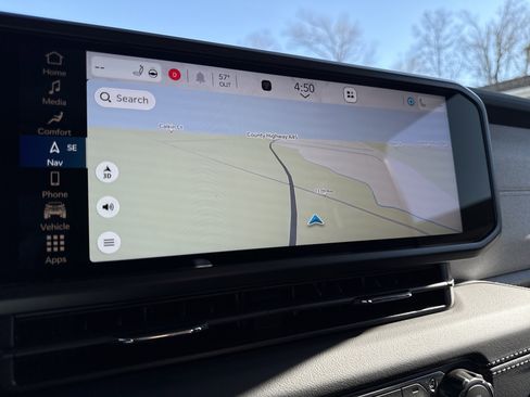 Used 2025 Jeep Wrangler Sahara w/ Technology Group image 18