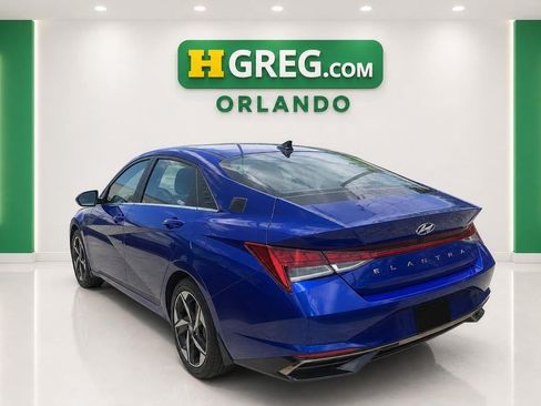 Used 2022 Hyundai Elantra SEL w/ Convenience + Premium Package FWD image 2