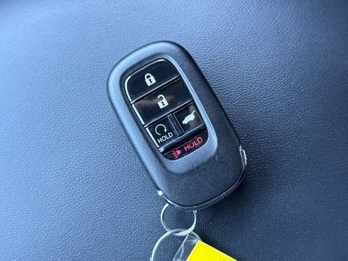 Certified 2025 Honda HR-V Sport image 32