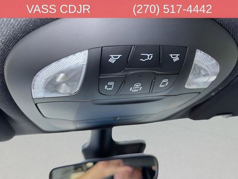 New 2026 Chrysler Pacifica Select image 20