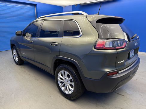 Used 2019 Jeep Cherokee Latitude w/ Popular Appearance Group image 5