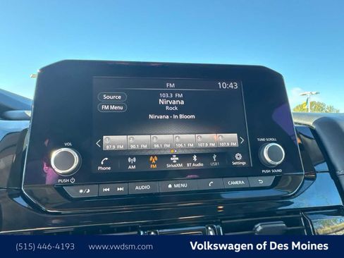 Used 2025 Nissan Pathfinder SV image 17