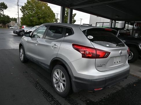 Used 2017 Nissan Rogue Sport S w/ S Appearance Package image 7