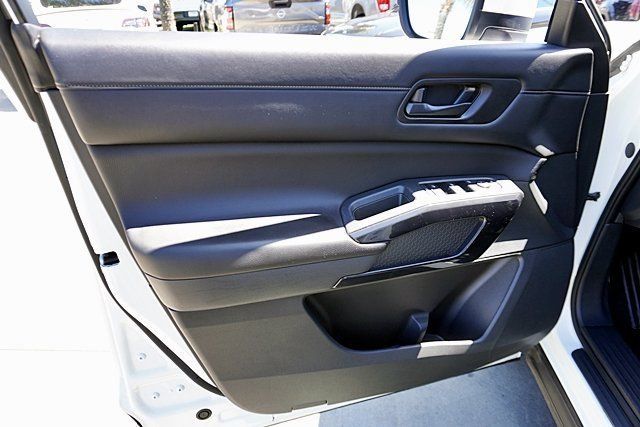Certified 2023 Nissan Pathfinder SV w/ Black Appearance Package FWD image 31