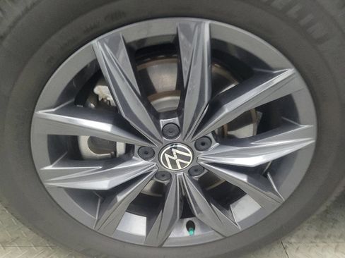 Used 2022 Volkswagen Tiguan SE FWD image 31