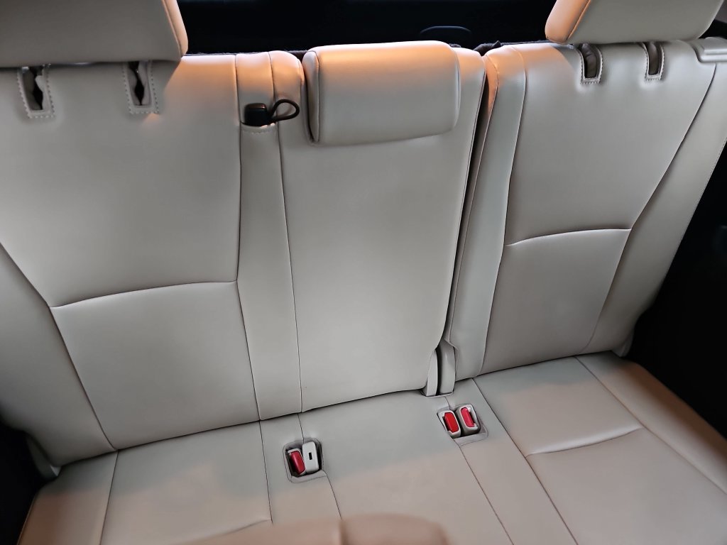 Used 2021 Toyota Highlander Platinum FWD image 15