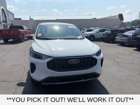 Used 2023 Ford Escape Active AWD/4WD image 2