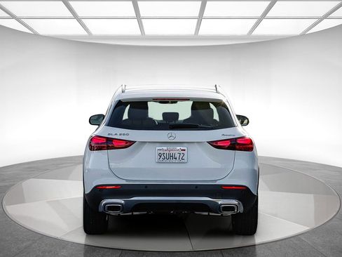 Certified 2025 Mercedes-Benz GLA 250 4MATIC image 3