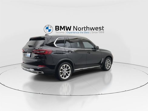 Used 2023 BMW X5 xDrive40i w/ Climate Comfort Package image 3