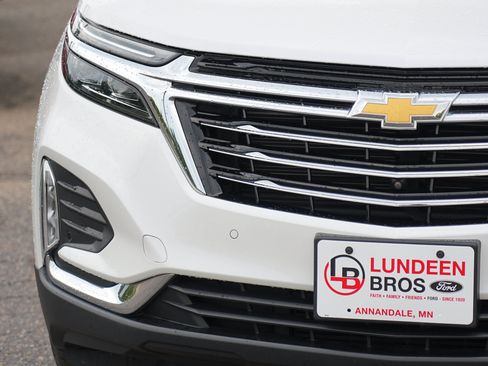 Used 2023 Chevrolet Equinox Premier AWD/4WD image 11