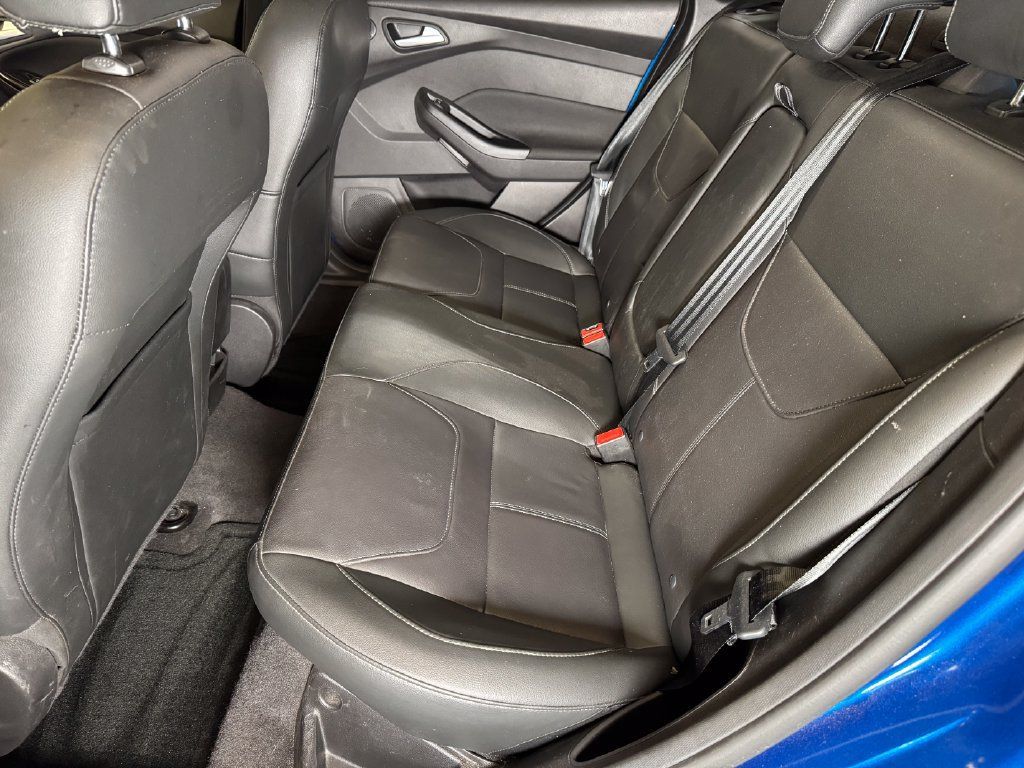 Used 2018 Ford Focus Titanium w/ Titanium Technology Package FWD image 21