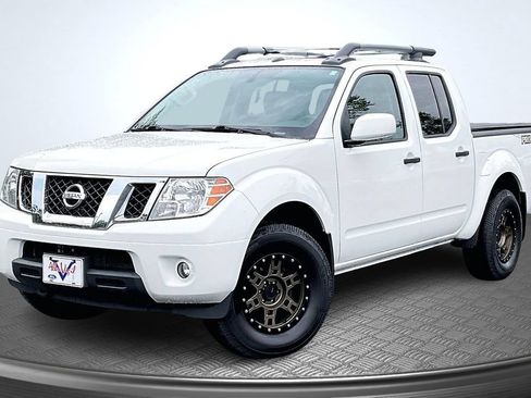Used 2020 Nissan Frontier PRO-4X w/ Pro-4x Utility Package AWD/4WD image 3