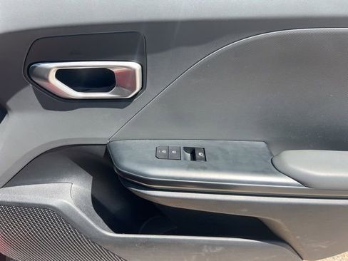 Used 2025 Kia K4 FWD image 32
