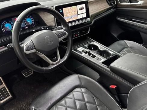 Used 2024 Volkswagen Atlas SEL Premium R-Line AWD/4WD image 3