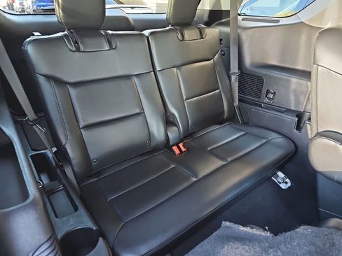 Used 2021 Ford Explorer XLT w/ Equipment Group 202A AWD/4WD image 29