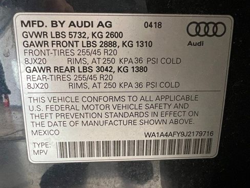 Used 2018 Audi SQ5 Premium Plus w/ Navigation Package AWD/4WD image 25