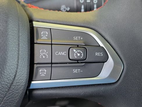 Used 2025 Jeep Compass Trailhawk AWD/4WD image 29
