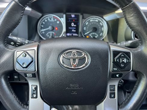 Used 2022 Toyota Tacoma SR5 AWD/4WD image 22