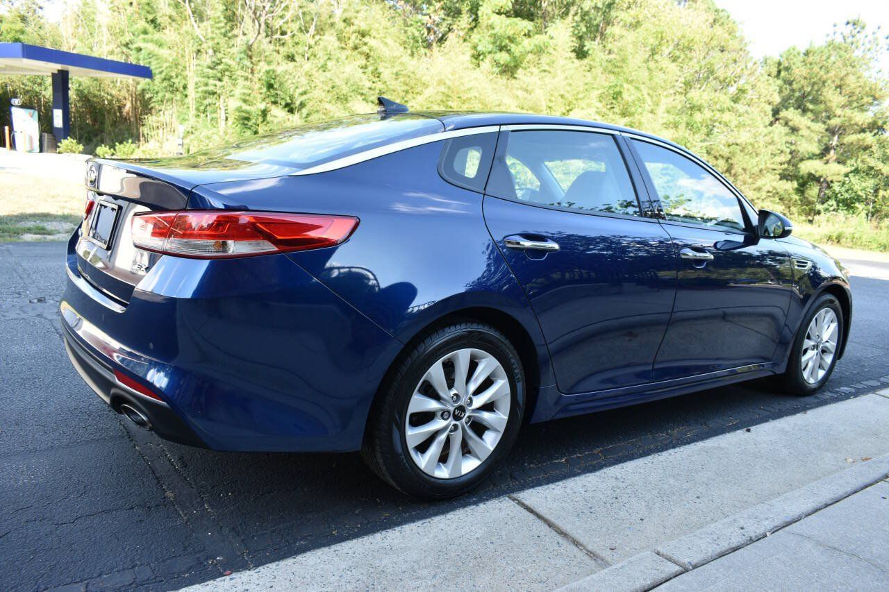 Used 2016 Kia Optima EX w/ Premium Package FWD image 3