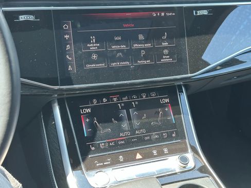 Used 2019 Audi Q8 Prestige w/ Luxury Package image 31