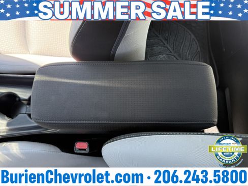 Used 2019 Toyota Prius LE AWD/4WD image 17