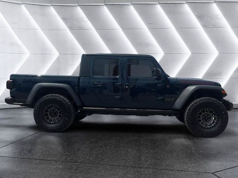 Used 2025 Jeep Gladiator Rubicon w/ Safety Group AWD/4WD image 8