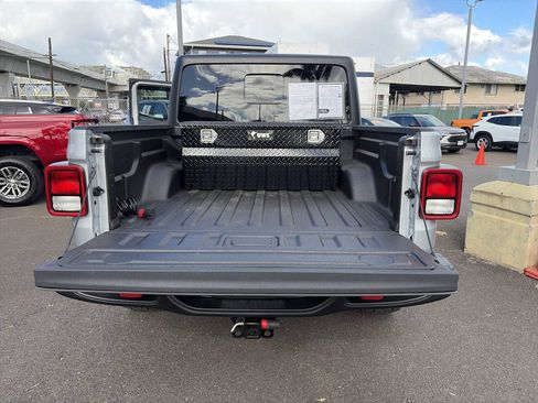 Used 2023 Jeep Gladiator Rubicon w/ Trailer Tow Package AWD/4WD image 20