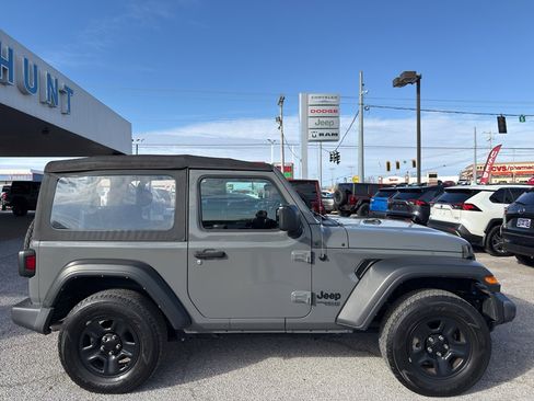 Used 2021 Jeep Wrangler Sport image 4