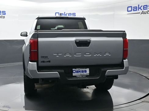 Used 2025 Toyota Tacoma TRD Off-Road image 7