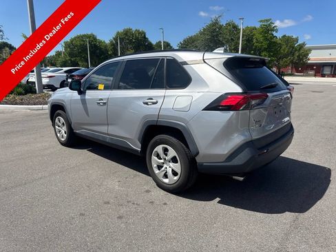 Used 2019 Toyota RAV4 LE FWD image 3