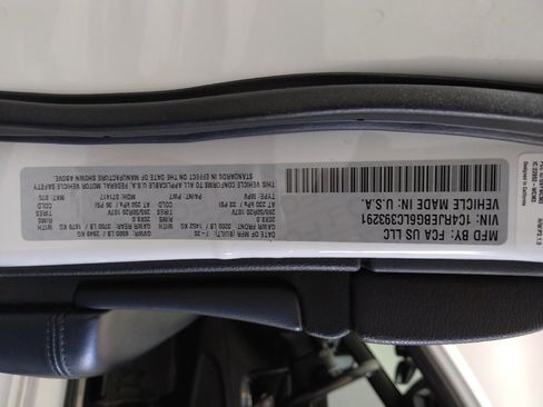 Used 2020 Jeep Grand Cherokee Limited X image 33