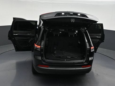 Used 2025 Jeep Grand Cherokee L Limited w/ Luxury Tech Group II RWD image 36