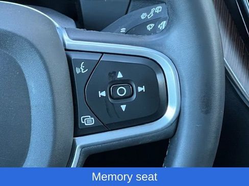 Used 2022 Volvo XC60 B5 Momentum w/ Protection Package Premier image 25