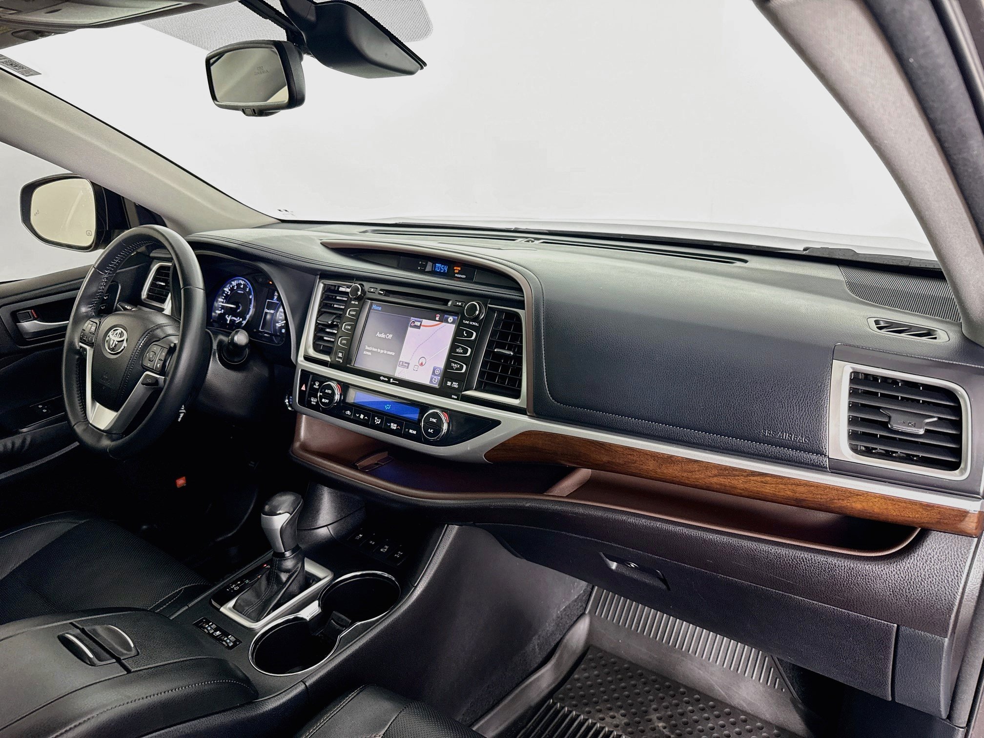 Used 2015 Toyota Highlander Limited w/ Driver Technology Package AWD/4WD image 34