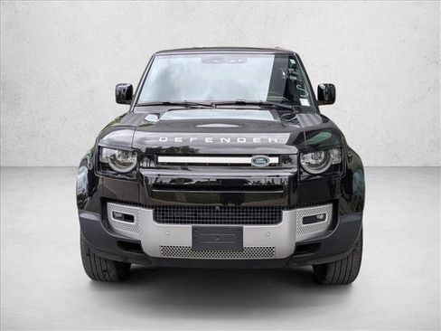 Used 2024 Land Rover Defender 110 S image 2