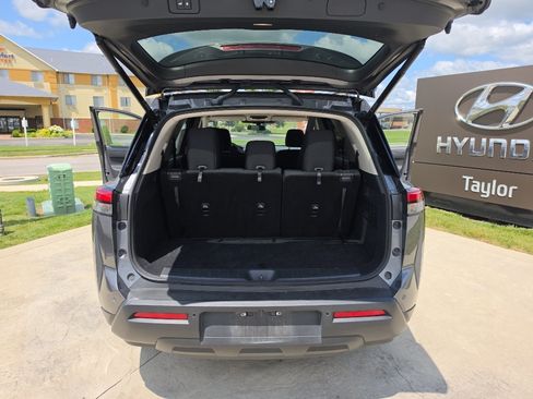 Used 2025 Nissan Pathfinder SV AWD/4WD image 20