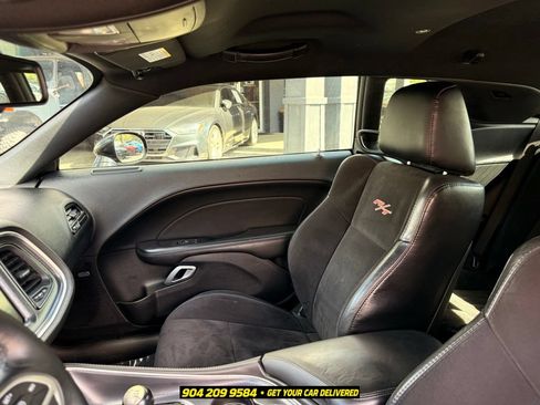 Used 2016 Dodge Challenger R/T Scat Pack w/ Leather Interior Group RWD image 26