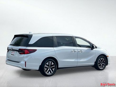 Used 2025 Honda Odyssey EX-L image 4