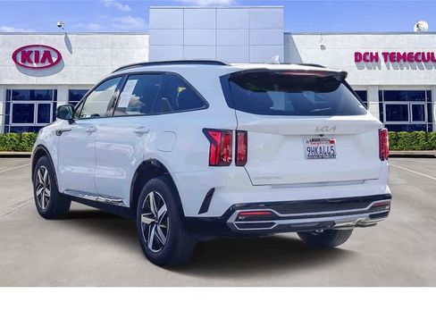 Certified 2023 Kia Sorento S w/ Panoramic Sunroof Package image 6