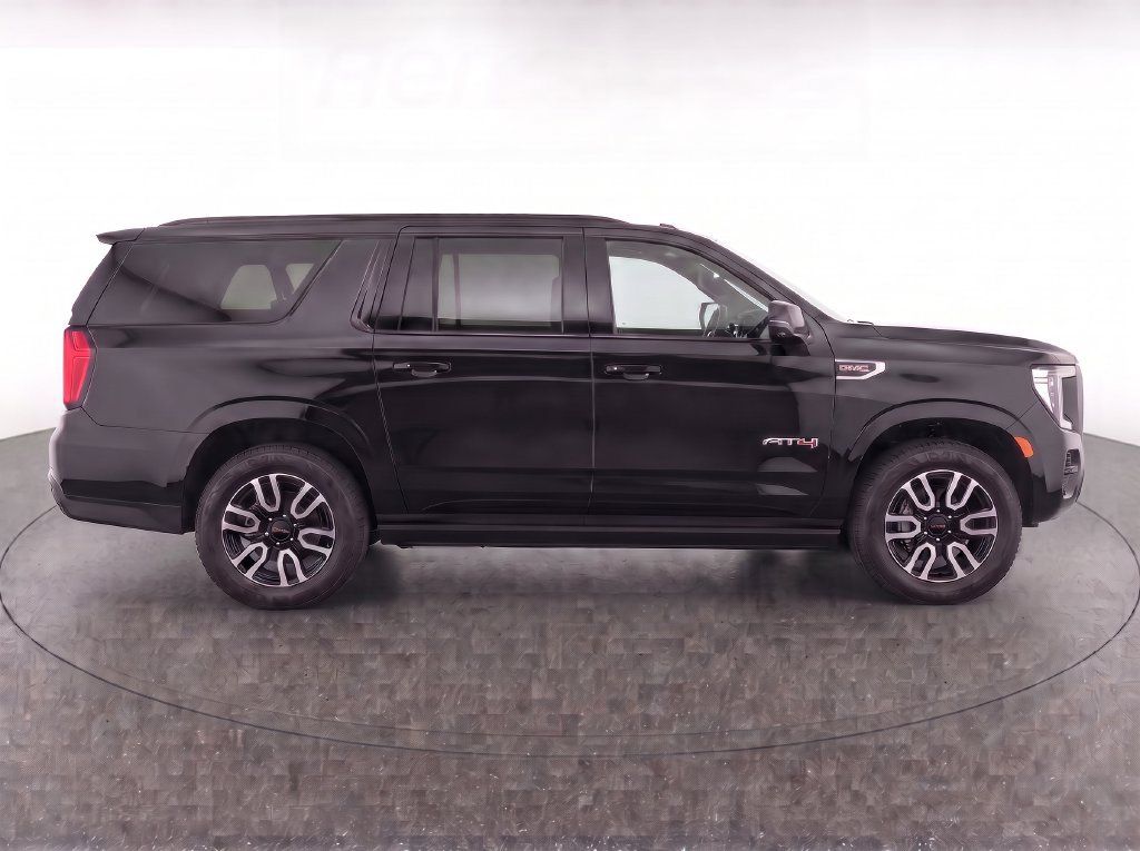 Certified 2023 GMC Yukon XL AT4 w/ AT4 Premium Package AWD/4WD image 10