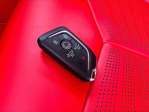 Used 2024 Chevrolet Corvette Stingray Premium Cpe w/ Battery Protection Package RWD image 32