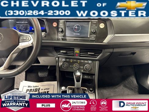 Used 2024 Volkswagen Jetta SE image 21