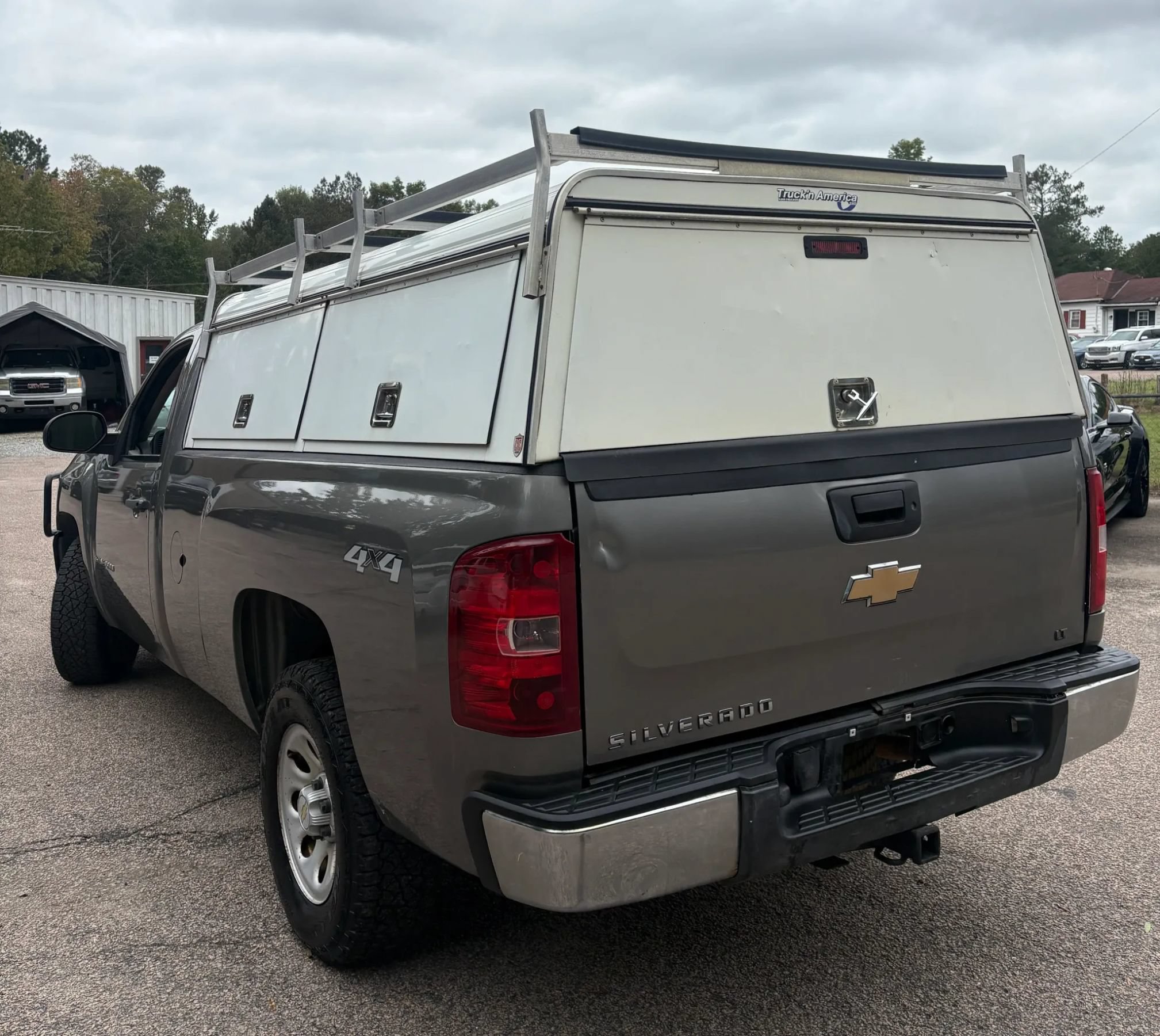 Used 2009 Chevrolet Silverado 1500 W/T w/ Skid Plate Package AWD/4WD image 4