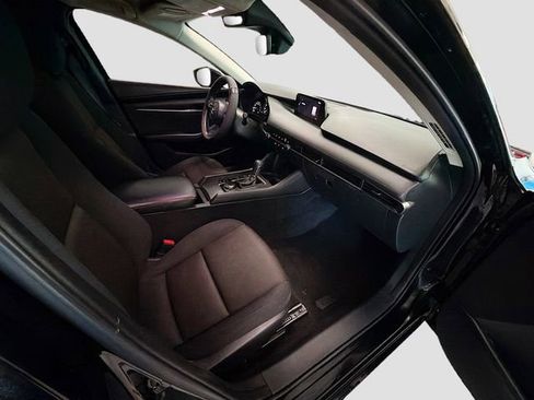 Used 2020 MAZDA MAZDA3 Sedan image 23