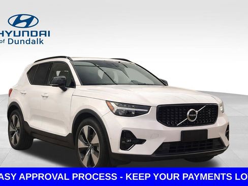 Used 2026 Volvo XC40 B5 Plus AWD/4WD image 3