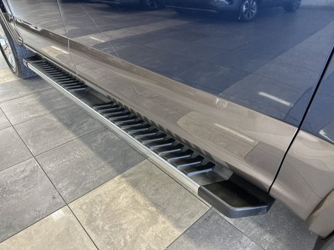 Used 2017 Ford F150 Lariat w/ Equipment Group 502A Luxury image 8