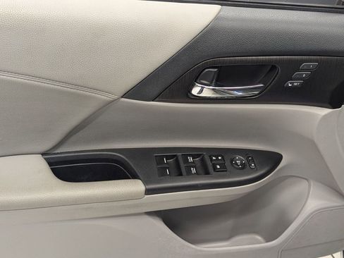 Used 2014 Honda Accord Touring image 10