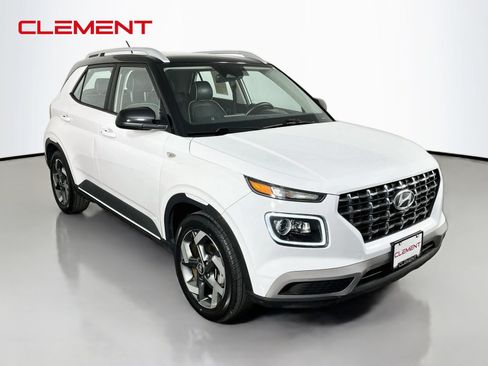 Used 2023 Hyundai Venue Limited FWD image 4