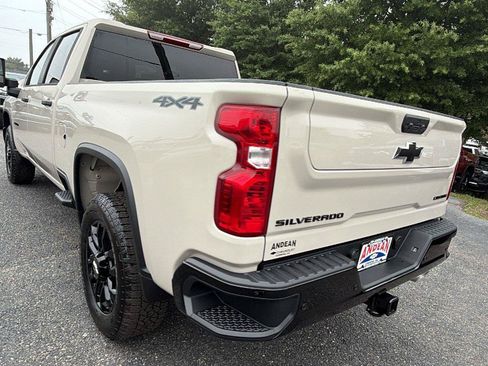 New 2026 Chevrolet Silverado 2500 Custom w/ Custom Value Package AWD/4WD image 10